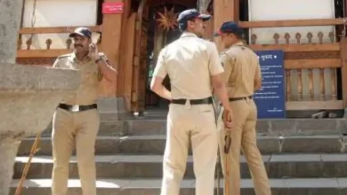 ચૂંટણી સુરક્ષા માટે તહેનાત પોલીસ જવાનો અને નિરીક્ષણ માટે વપરાતા ડ્રોનનું પ્રતિકાત્મક ચિત્ર.