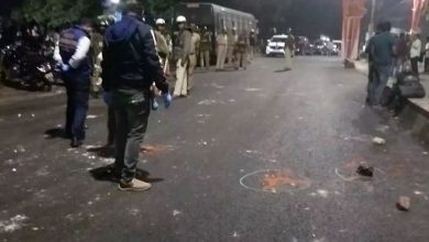 બેનર લગાવવા બાબતે કર્ણાટકમાં ભાજપ-કોંગ્રેસના કાર્યકરો બાખડ્યા, ગોળીબારમાં કોંગ્રેસ કાર્યકર્તાનું મોત