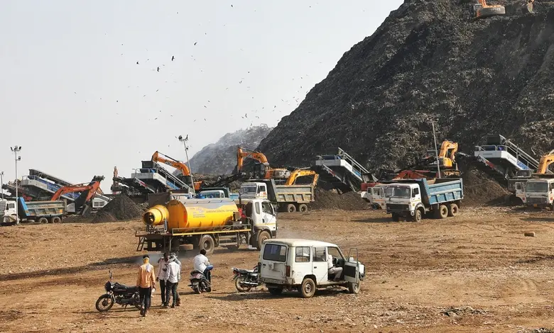 ગુજરાતની ડમ્પસાઇટ પર વૈજ્ઞાનિક રીતે કચરાના નિકાલની પ્રક્રિયા અને સ્વચ્છ ભારત મિશનની કામગીરી.