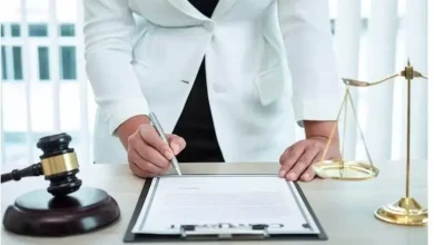 ગુજરાત સરકારના તોલમાપ વિભાગ દ્વારા સીલ કરાયેલા વજનકાંટા અને તપાસની કામગીરી કરતી ટીમ.