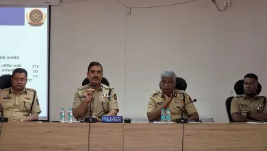 પાલઘર પોલીસ સ્ટેશન અને પોલીસ અધિકારી દ્વારા ગુનાખોરીના આંકડા રજૂ કરતો રિપોર્ટ.