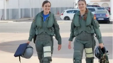 સ્પેનની રાજકુમારી લિયોનોર તેની લશ્કરી વર્દીમાં અથવા શાહી કાર્યક્રમ દરમિયાન.