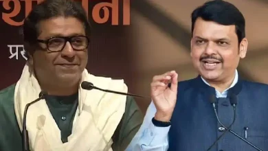 રાજ ઠાકરે પત્રકાર પરિષદમાં દેવેન્દ્ર ફડણવીસના નિવેદન પર પ્રતિક્રિયા આપતા.