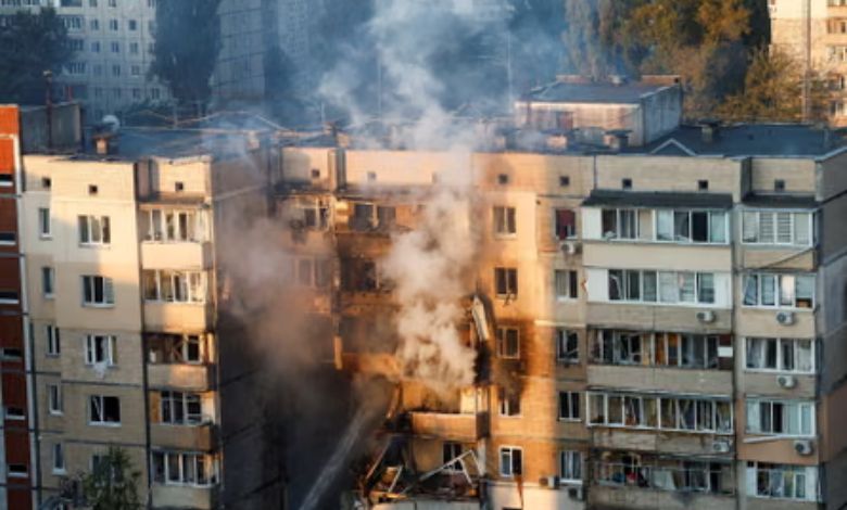 યુક્રેનના પાટનગર કિવ પર રશિયાનો ભીષણ હવાઈ હુમલો; મેયરે લોકો બંકરોમાં છુપાવા ચેતવણી આપી