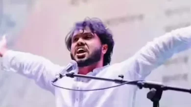 બાંગ્લાદેશમાં વિદ્યાર્થી નેતા શરીફ ઉસ્માન હાદીની હત્યાના વિરોધમાં ઢાકામાં પ્રદર્શન કરતા ઇન્કલાબ મંચના કાર્યકરો.