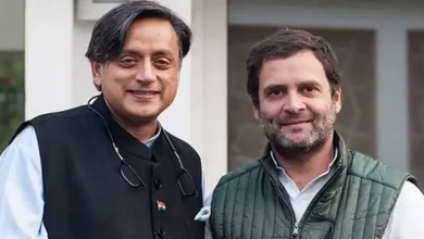 કોંગ્રેસ સાંસદ શશી થરૂર અને રાહુલ ગાંધીની ફાઇલ તસવીર.