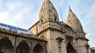 વડોદરા મહાનગરપાલિકાની કચેરી અને સિંચાઈ વિભાગના પાણીના બિલના વિવાદને દર્શાવતી પ્રતિકાત્મક છબી.