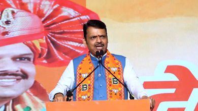 વસઈ-વિરારમાં ભ્રષ્ટાચારનો અંત આવશે, મહાયુતિ વિકાસનો નવો યુગ લાવશે: ફડણવીસ વસઈ-વિરાર પાલિકાને લોકોએ ATM બનાવ્યું હતું, હવે મેટ્રો, કોસ્ટલ રોડ અને વાઢવણ પોર્ટથી બદલાશે ચિત્ર