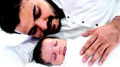 પિતા અને બાળકની સાંકેતિક તસવીર