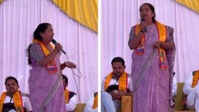 કોંગ્રેસ સાંસદ ગેનીબેન ઠાકોરે ભાજપના ક્યા દિગ્ગજ નેતાને પગે પડી આશિર્વાદ લીધા પછી કટાક્ષ કર્યો ?