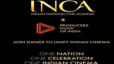 મુંબઈમાં ઇન્ડિયન નેશનલ સિને એકેડમીના લોન્ચિંગ ઈવેન્ટમાં હાજર રહેલા રોહિત શેટ્ટી અને મનોજ તિવારી જેવા કલાકારો