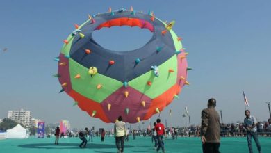 કાયપો છે...! રાજકોટમાં પતંગ મહોત્સવે જમાવી રંગત, સાંસદ રૂપાલાએ પણ કરી પતંગબાજી