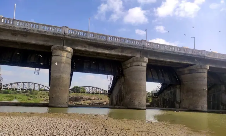 જામનગર રંગમતી નદી પરનો જૂનો જર્જરિત પુલ