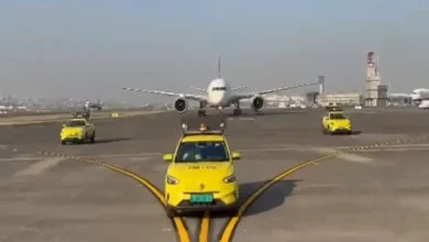 મુંબઈ એરપોર્ટ પર રનવે પાસે નવા બનેલા ટેક્સીવે એમનું દ્રશ્ય