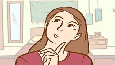 એક યુવતી ચિંતામાં બેઠેલી છે