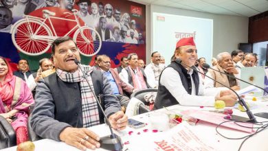 એક તીરે બે નિશાન: અખિલેશે ‘બાટી-ચોખા’ ખવડાવીને ભાજપની દુખતી નસ દબાવી