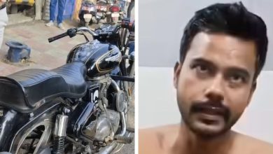 વડોદરામાં નંબર પ્લેટ વિનાની બુલેટ લઈને નિકળેલા યુવકની પોલીસે કરી બેફામ ધોલાઈ, હોસ્પિટલમાં દાખ કરવો પડ્યો