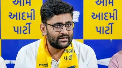 વિસાવદર નગરપાલિકા વિવાદ મુદ્દે પ્રેસ કોન્ફરન્સ કરતા અથવા જનસભામાં સંબોધન કરતા ગોપાલ ઈટાલિયા.