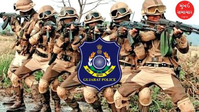 અમદાવાદમાં પોલીસ પ્રકલ્પોના ખાતમુહૂર્ત પ્રસંગે ગૃહ રાજ્ય મંત્રી હર્ષ સંઘવી અને પોલીસ અધિકારીઓ.