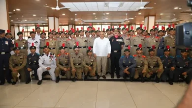 ગાંધીનગરમાં NCC કેડેટ્સનું સન્માન કરી રહેલા મુખ્યમંત્રી ભૂપેન્દ્ર પટેલ.