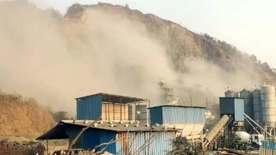 ગેરકાયદેસર ખાણકામ પર પ્રશાસનિક કાર્યવાહી અને પોલીસ તપાસની પ્રતિકાત્મક તસવીર.