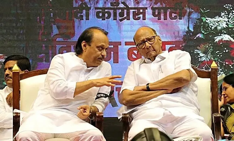 શરદ પવાર અને સુનેત્રા પવાર વચ્ચે રાજકીય હિલચાલ દર્શાવતી તસવીર.