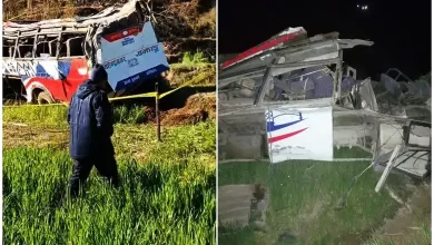 ખીણમાં પડેલી બસ અને ઘટનાસ્થળે રાહત બચાવ કામગીરીનું દ્રશ્ય.