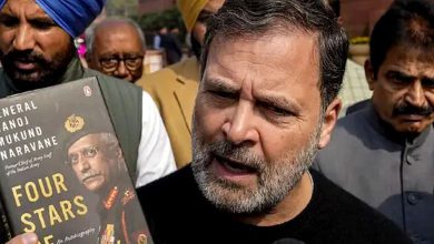 કોણ જૂઠું બોલે છે: પેંગ્વિન કે જનરલ નરવણે? રાહુલ ગાંધીએ સંસદમાં પુસ્તક બતાવી સરકારને ઘેરી