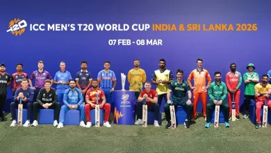 મુંબઈમાં ટી-20 વર્લ્ડ કપ પ્રેસ કોન્ફરન્સ દરમિયાન ટ્રોફી સાથે ઉભેલા વિવિધ દેશોના ક્રિકેટ કેપ્ટનો.