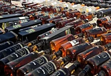 વડોદરામાં દારૂની હેરાફેરી માટે કારમાં બનાવેલી ગુપ્ત ટાંકી અને નળની તસવીર.