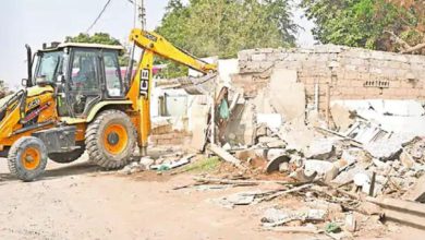 ગાંધીધામમાં મેગા ડિમોલિશન યથાવત: હનુમાન મંદિરથી ગોપાલપુરી સુધીના ૧૩૦ દબાણોનો સફાયો