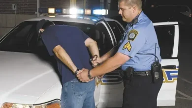 કેનેડા પોલીસની ગાડી અને ધરપકડ કરાયેલા ભારતીય આરોપીઓનું પ્રતીકાત્મક ચિત્ર.